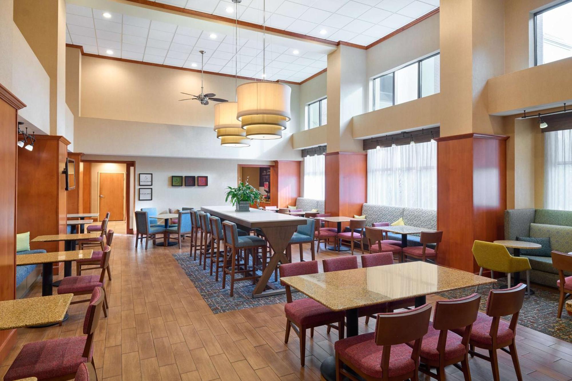 Hampton Inn & Suites Providence / Smithfield Bagian luar foto